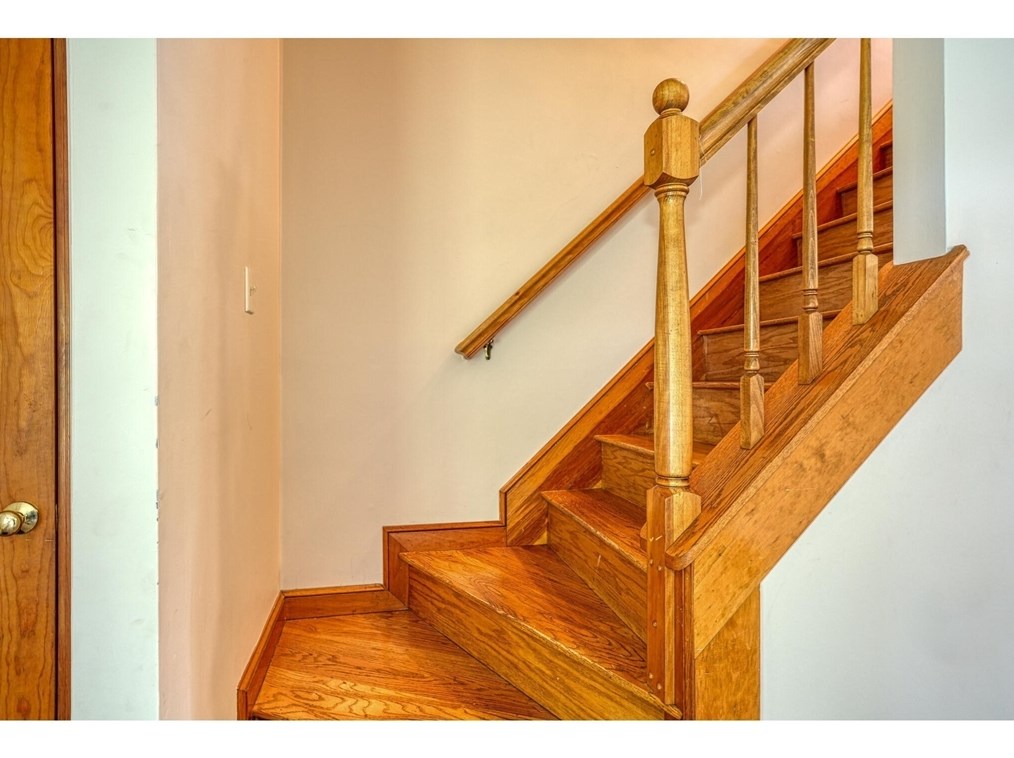 40 Lake St, Uxbridge MA  01569-1277 exterior