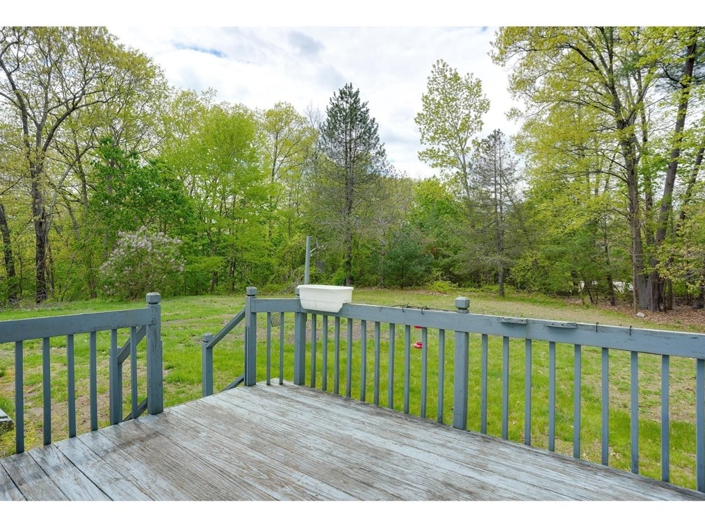 40 Lake St, Uxbridge MA  01569-1277 exterior