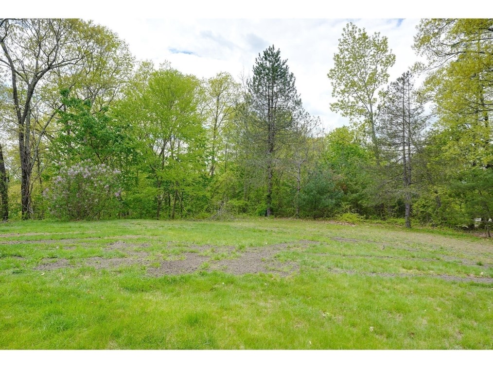 40 Lake St, Uxbridge MA  01569-1277 exterior