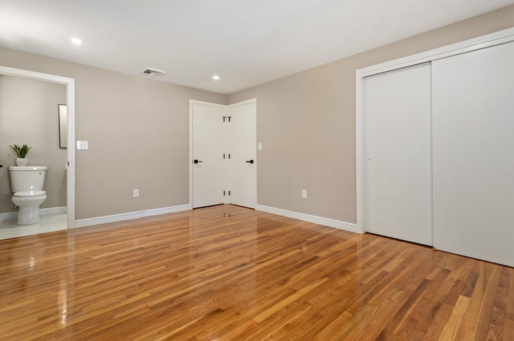 12 Ivanhoe Dr, Lynnfield MA 01940-1739 exterior