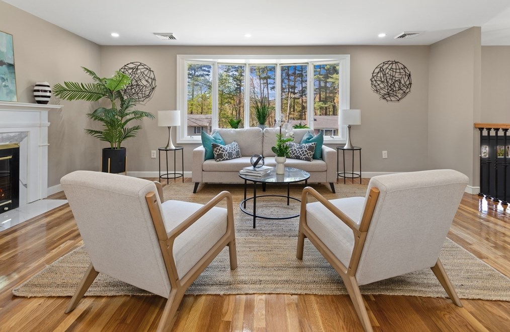 12 Ivanhoe Dr, Lynnfield MA 01940-1739 exterior