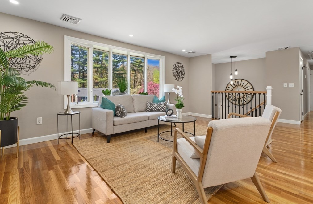 12 Ivanhoe Dr, Lynnfield MA 01940-1739 exterior