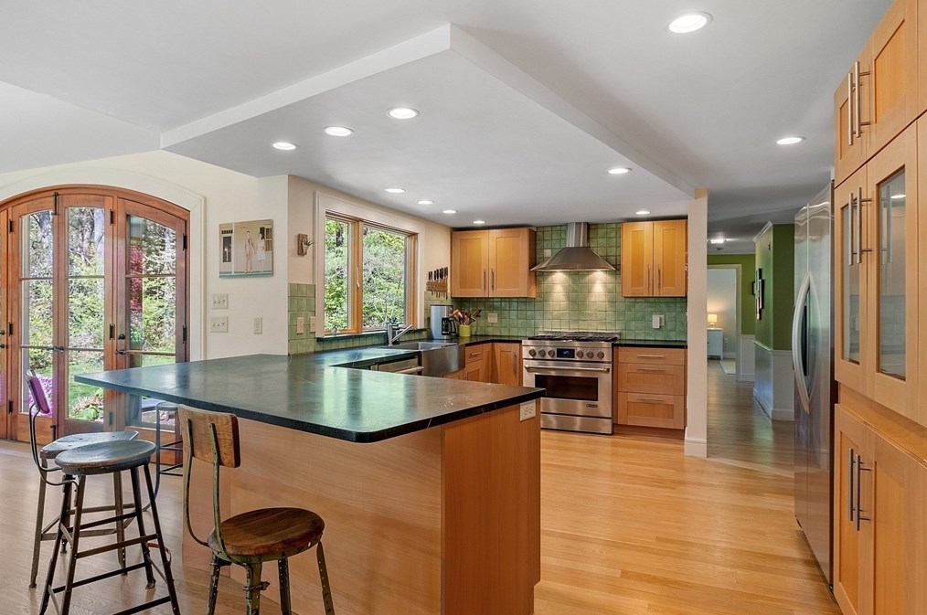 41 Taylor Rd, Acton MA 01720-4516 exterior