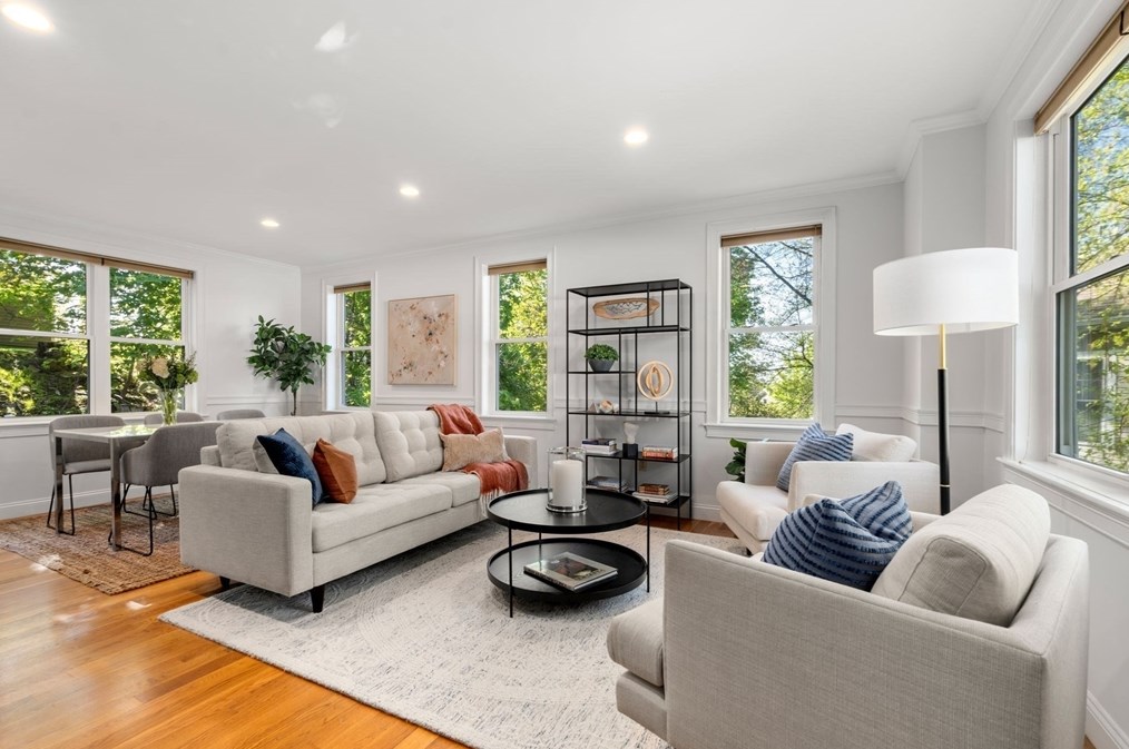 5 Delany Cir, Roxbury-Xing, MA 02135 exterior