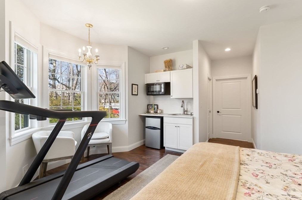 21 Clf Rd, Hingham MA 02043-1452 exterior