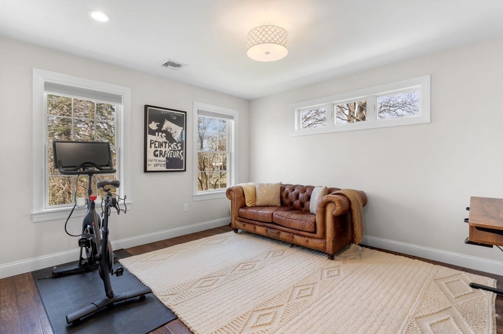 21 Clf Rd, Hingham MA 02043-1452 exterior