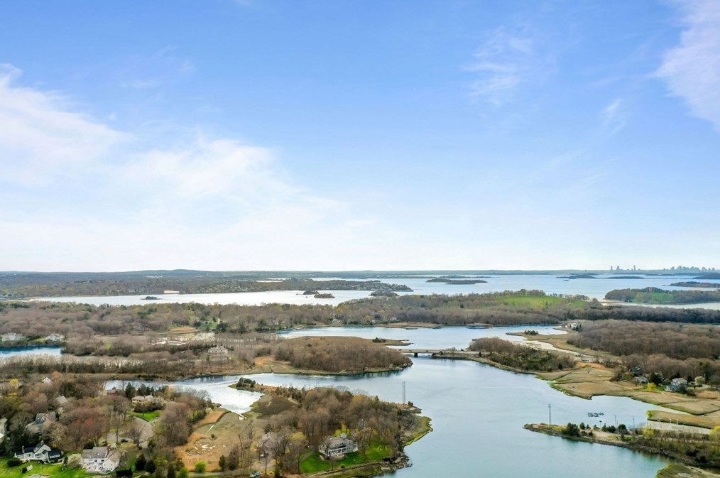 21 Clf Rd, Hingham MA 02043-1452 exterior