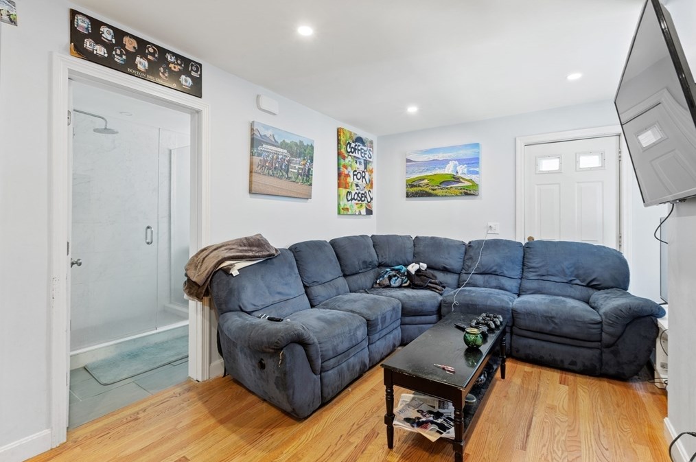 651 7th St, Boston MA 02127-4246 exterior