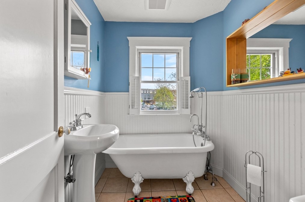 31 Wilbur St, Weymouth MA 02189 exterior