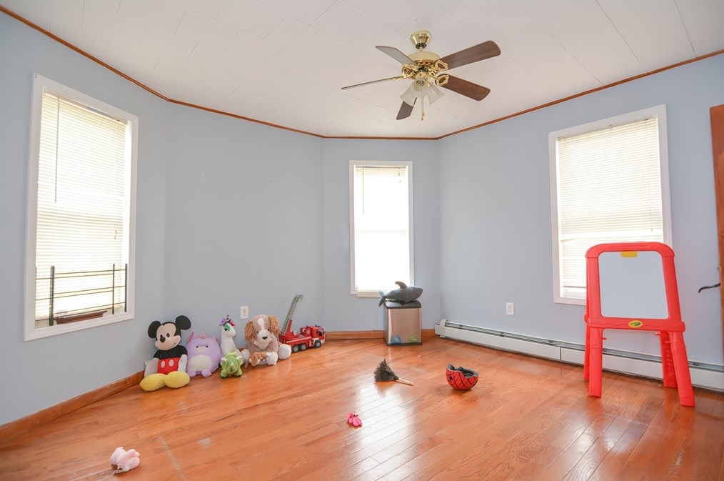 65 Ft Hl Ave, Lowell MA 01852-2708 exterior