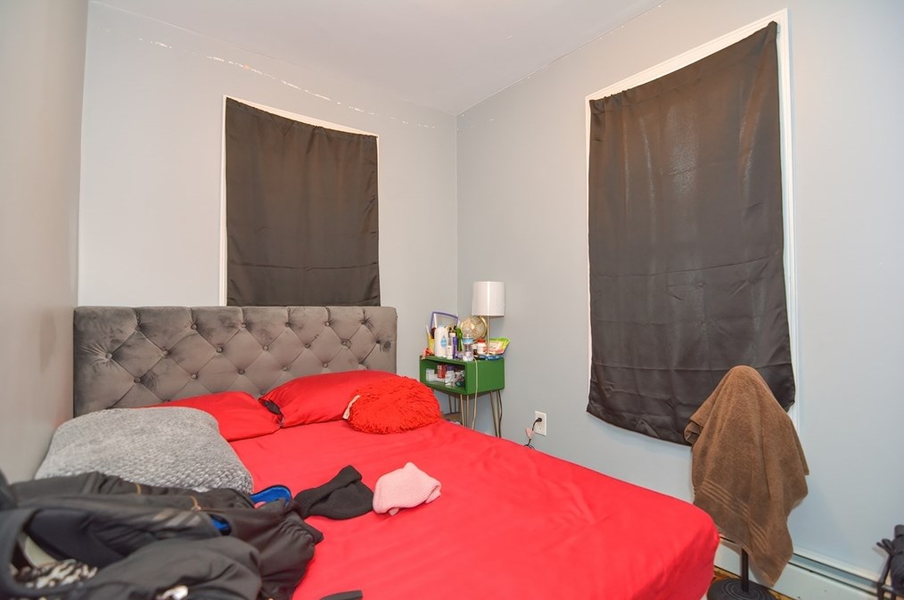 65 Ft Hl Ave, Lowell MA 01852-2708 exterior