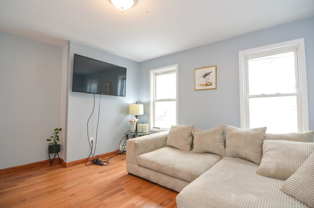 65 Ft Hl Ave, Lowell MA 01852-2708 exterior