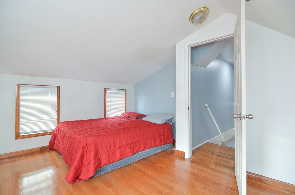 65 Ft Hl Ave, Lowell MA 01852-2708 exterior