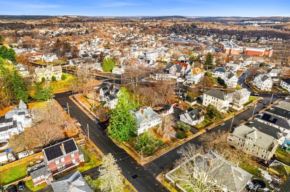 155 Woodland St, Lawrence MA 01841-2943 exterior