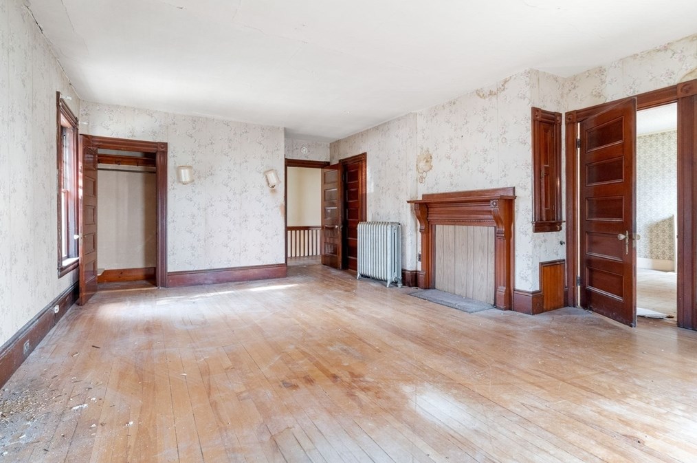 155 Woodland St, Lawrence MA 01841-2943 exterior