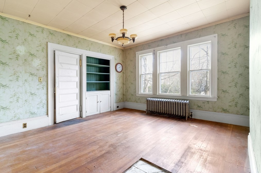 155 Woodland St, Lawrence MA 01841-2943 exterior