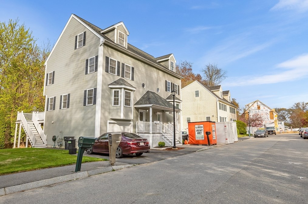 24 Willow St, Haverhill, MA 01832 exterior