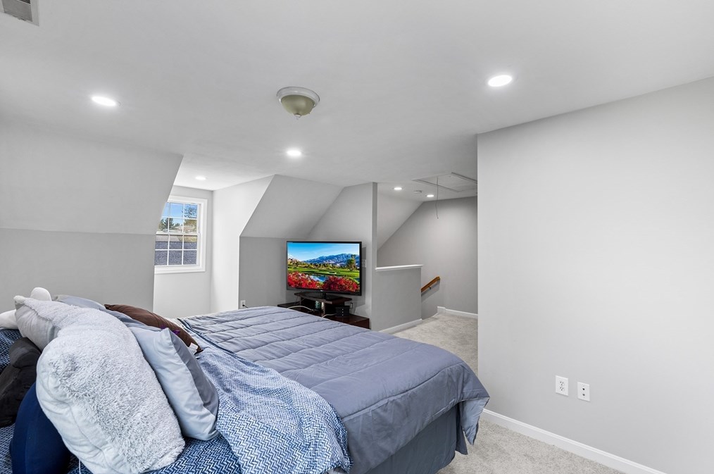 24 Willow St, Haverhill MA  01832-2970 exterior