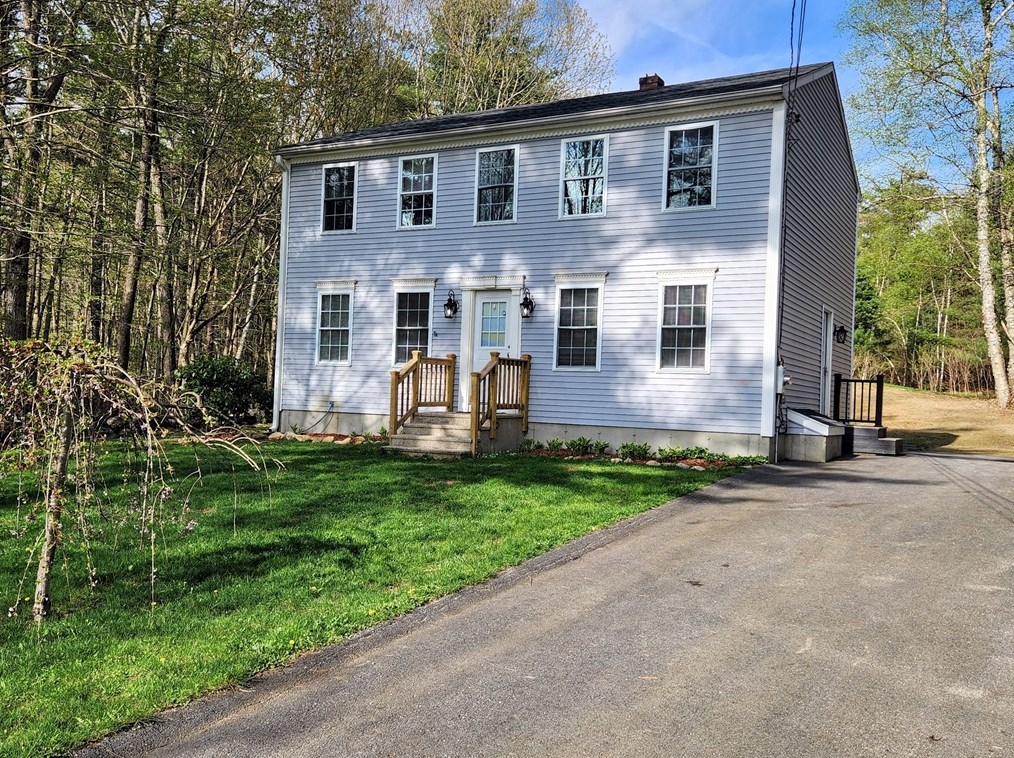 45 Geordie Ln, Hubbardston, MA 01452 exterior