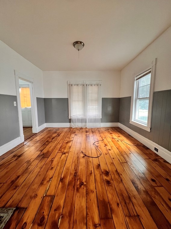 24 Nelson Ave, Springfield, MA 01109