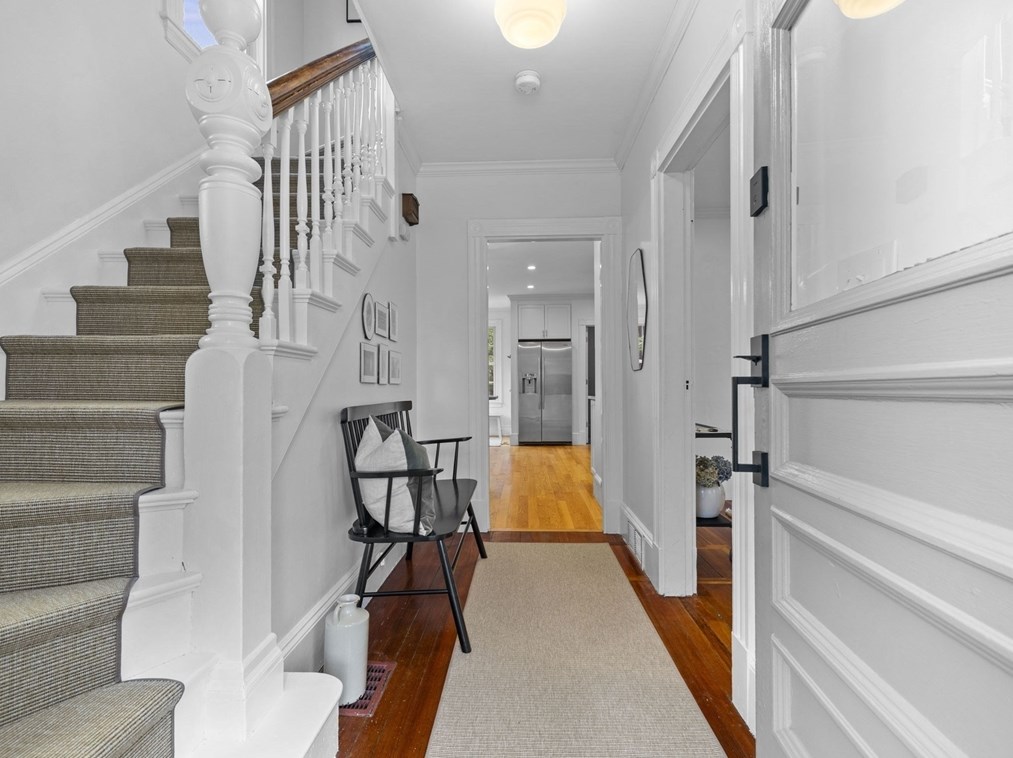 73 Prospect St, Wellesley MA  02481-3308 exterior