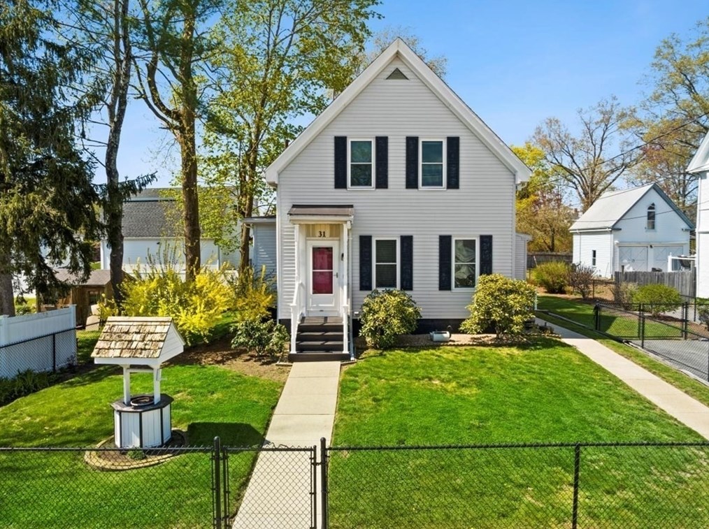 31 Webster St, Whitman, MA 02382