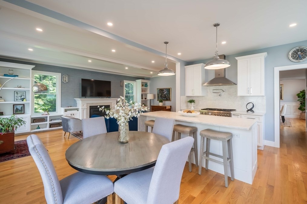 24 Grassland St, Lexington MA 02421-7944 exterior