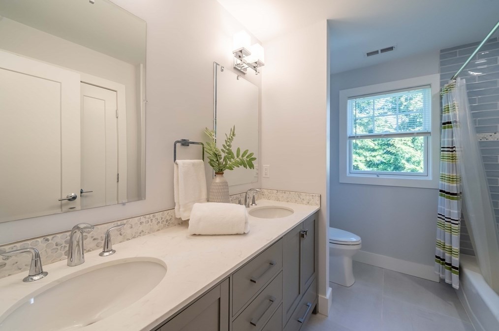 24 Grassland St, Lexington MA 02421-7944 exterior