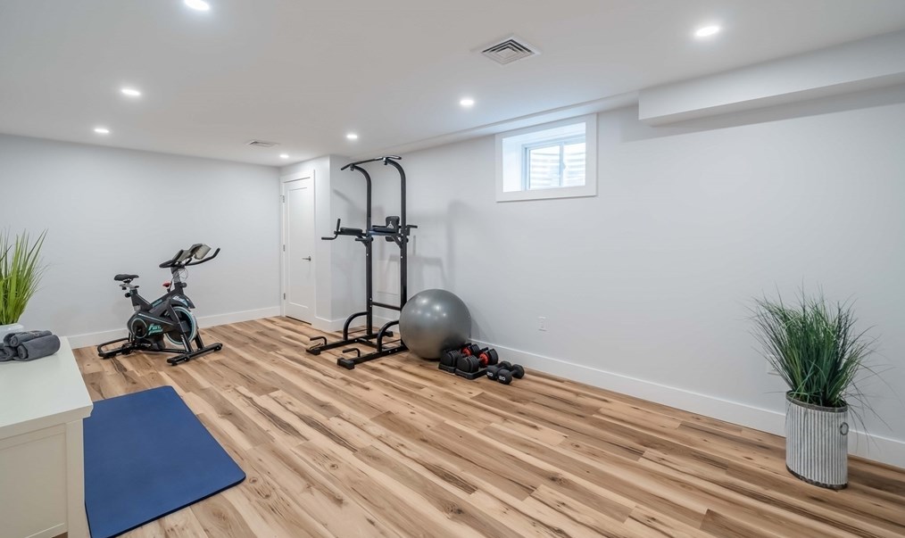 24 Grassland St, Lexington MA 02421-7944 exterior