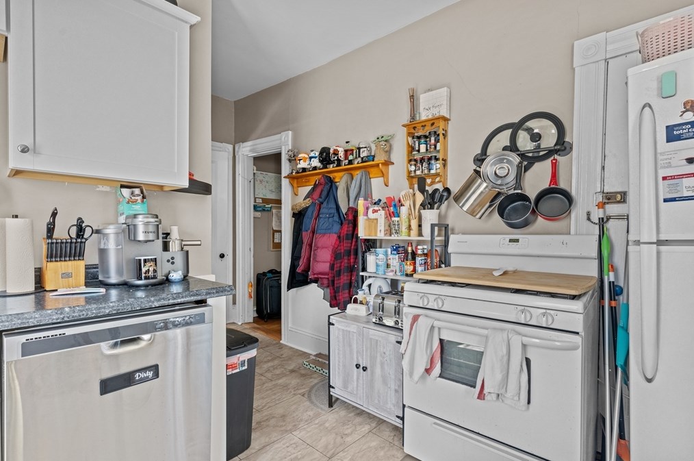 12 Highland Ave, Beverly MA 01915-4924 exterior