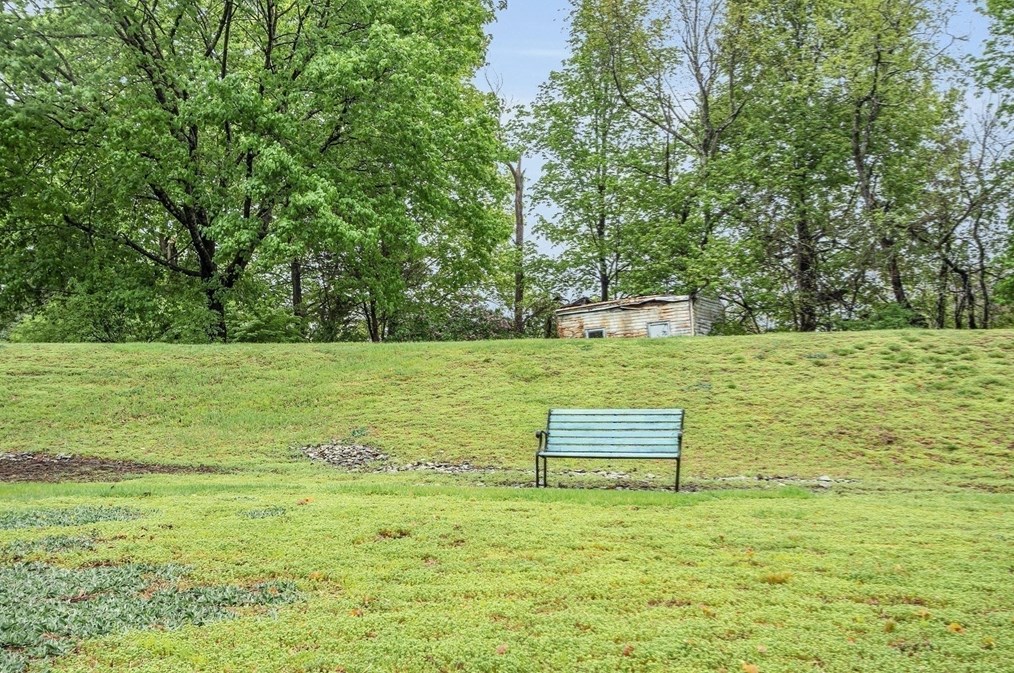 135 Lafond Ln, Dracut MA  01826-6427 exterior