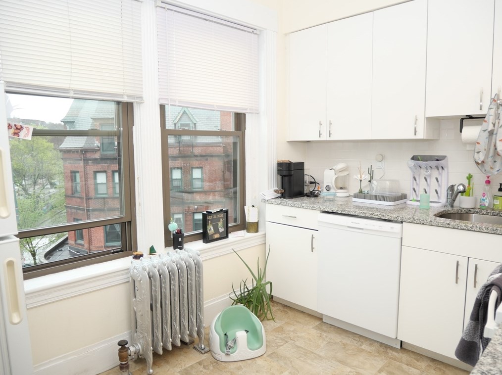 1390 Beacon #11, Brookline, MA 02446