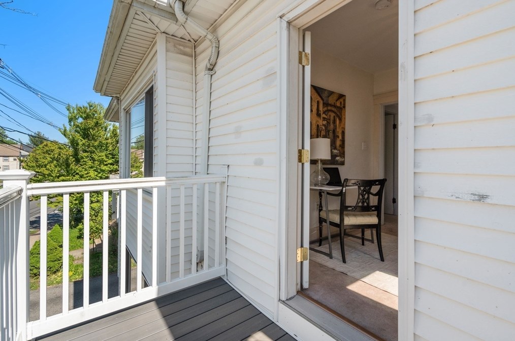 84 Lk St, Arlington MA 02474-8872 exterior