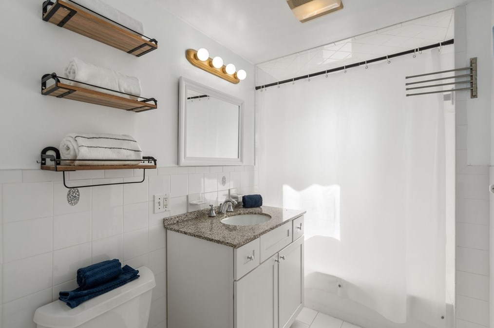 84 Lk St, Arlington MA 02474-8872 exterior