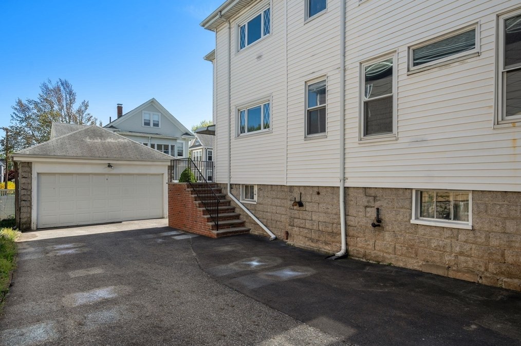 84 Lk St, Arlington MA 02474-8872 exterior