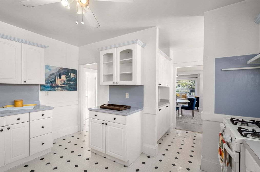 84 Lk St, Arlington MA 02474-8872 exterior