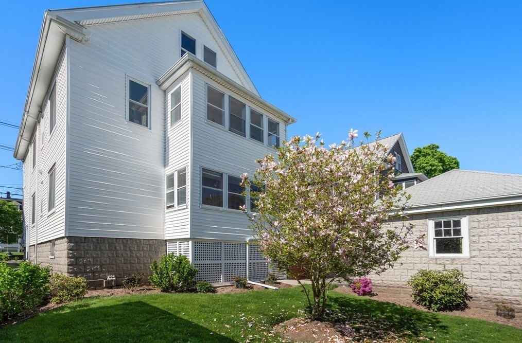 84 Lk St, Arlington MA 02474-8872 exterior