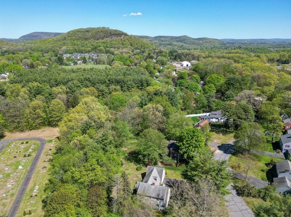 44 King Philip Ave, Whately, MA 01373