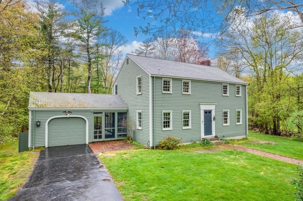 379 Harvard St, Whitman, MA 02382