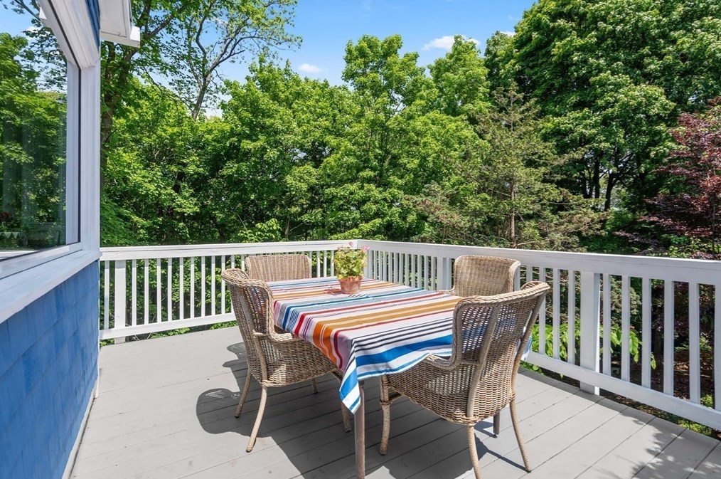 133 Newtonville Ave, Newton MA 02458-1851 exterior