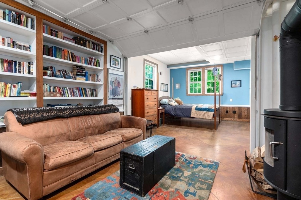 133 Newtonville Ave, Newton MA 02458-1851 exterior