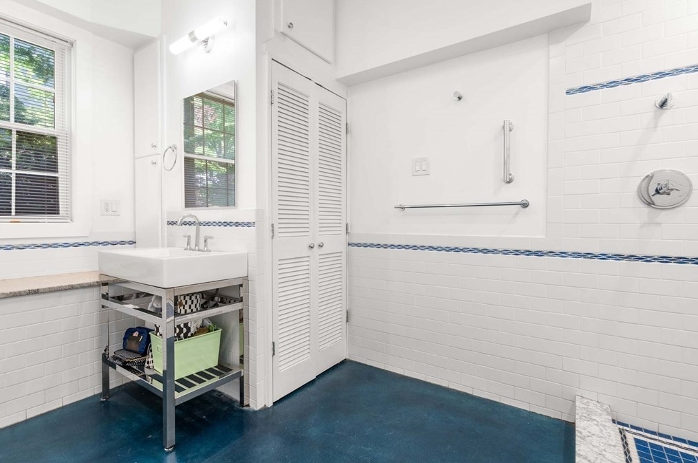 133 Newtonville Ave, Newton MA 02458-1851 exterior