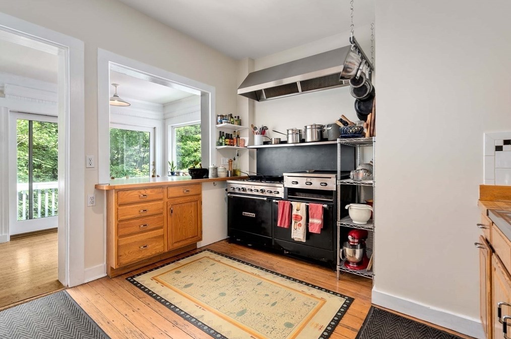 133 Newtonville Ave, Newton MA 02458-1851 exterior