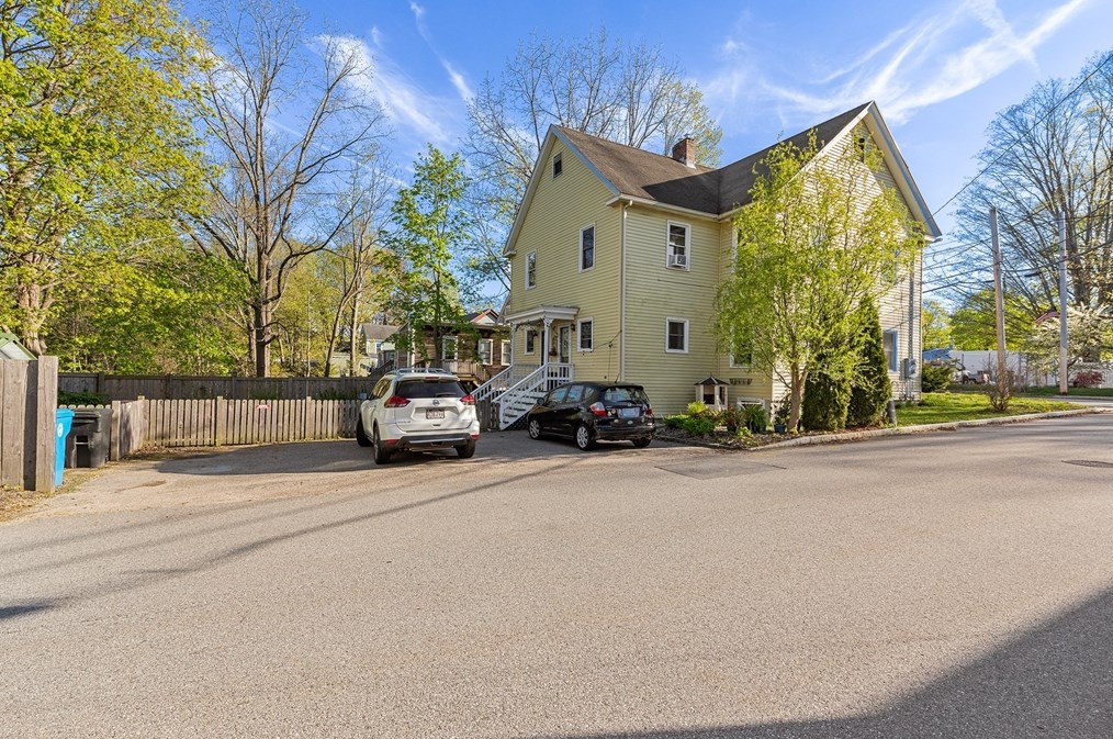 30 School St, Merrimac, MA 01860 exterior