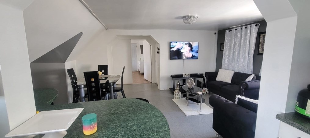 61 High St, Lawrence MA 01841-2922 exterior