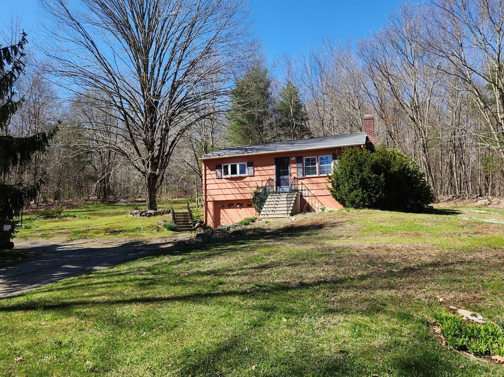 1934 N Brookfield Rd, Oakham, MA 01068