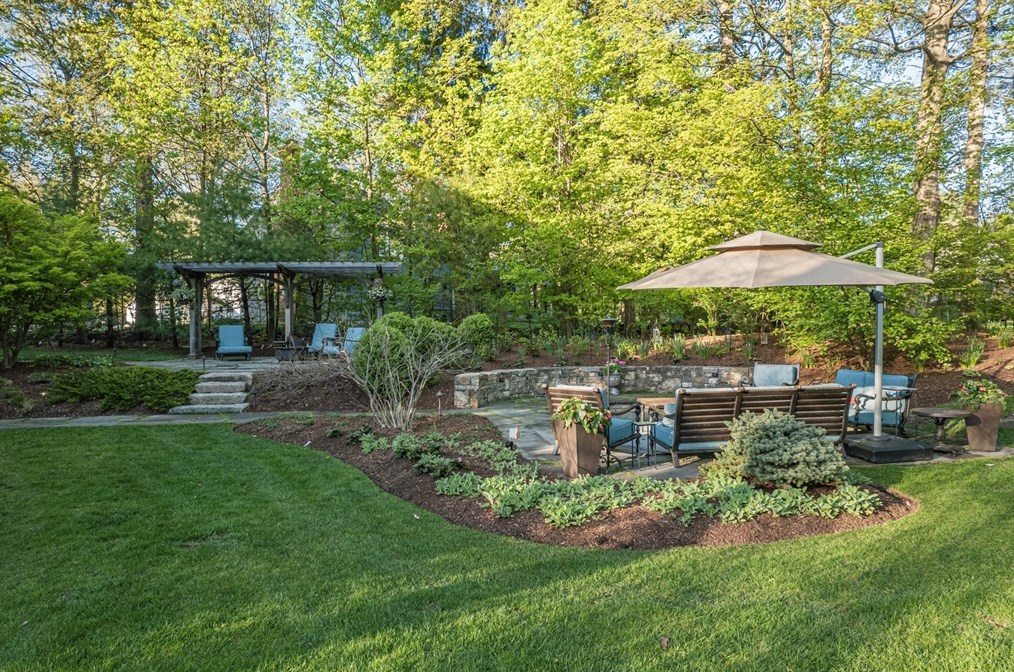 2 Mackenzie Ct, Andover MA  01810-4900 exterior