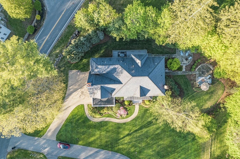 2 Mackenzie Ct, Andover MA  01810-4900 exterior