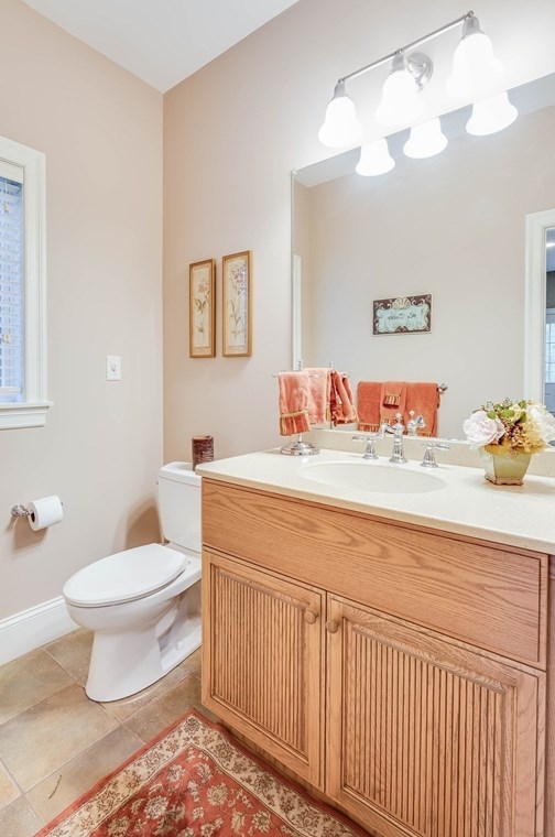 2 Mackenzie Ct, Andover MA  01810-4900 exterior