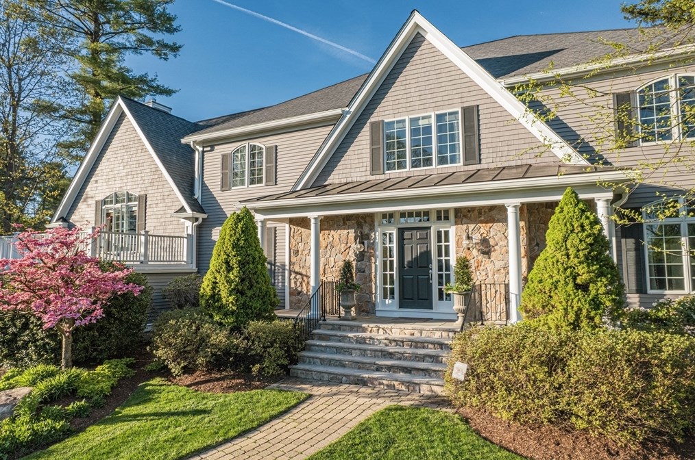 2 Mackenzie Ct, Andover MA  01810-4900 exterior